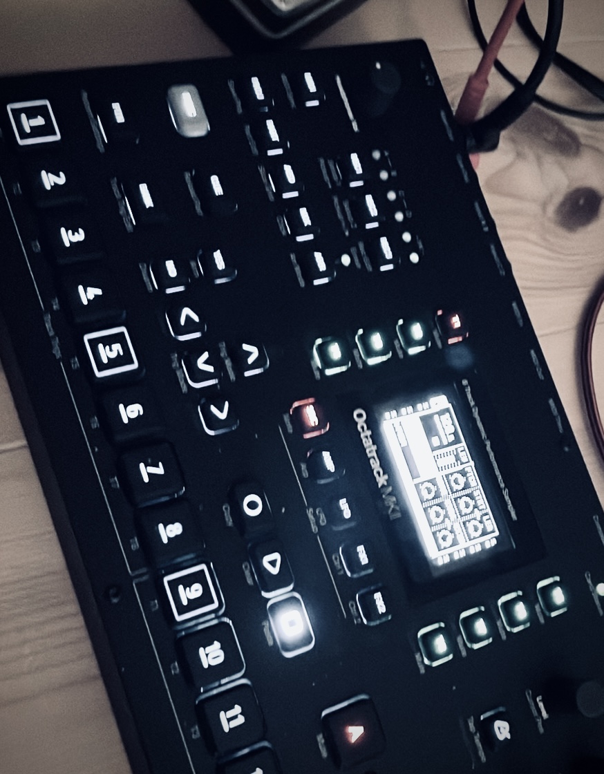An Elektron Octatrack sampler